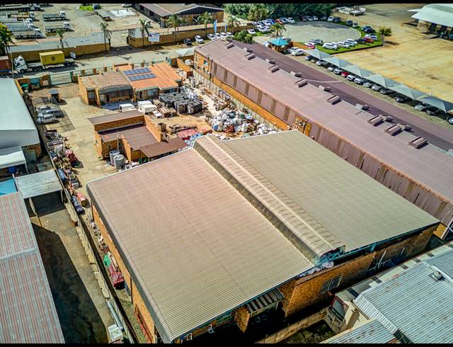1,396M² WAREHOUSE FOR SALE IN JET PARK